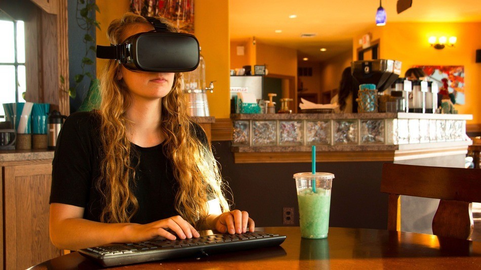 Подросток заработал $100 000 на биткоинах и занялся производством шлемов виртуальной реальности - 3