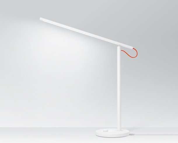 Xiaomi представила светодиодную настольную лампу Mi Smart LED
