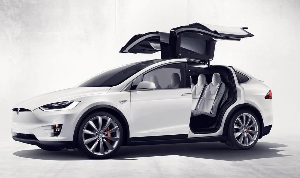Владелец Model X подал в суд на Tesla, обвиняя компанию в плохом качестве автомобиля - 1