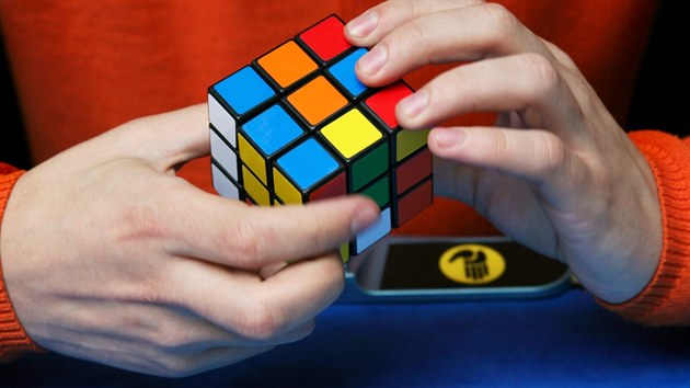 Как сложить кубик Рубика новичку по алгоритму бога? Дополненная реальность приходит на помощь - 1