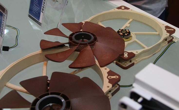 От своего предшественника новый прототип 200-миллиметрового вентилятора Noctua отличается материалом крыльчатки и более толстым валом