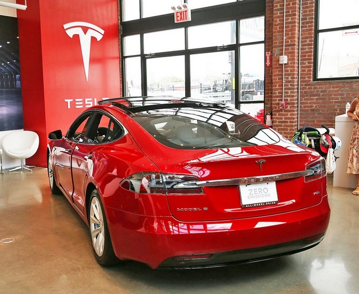 Tesla сворачивает программу Resale Value Guarantee
