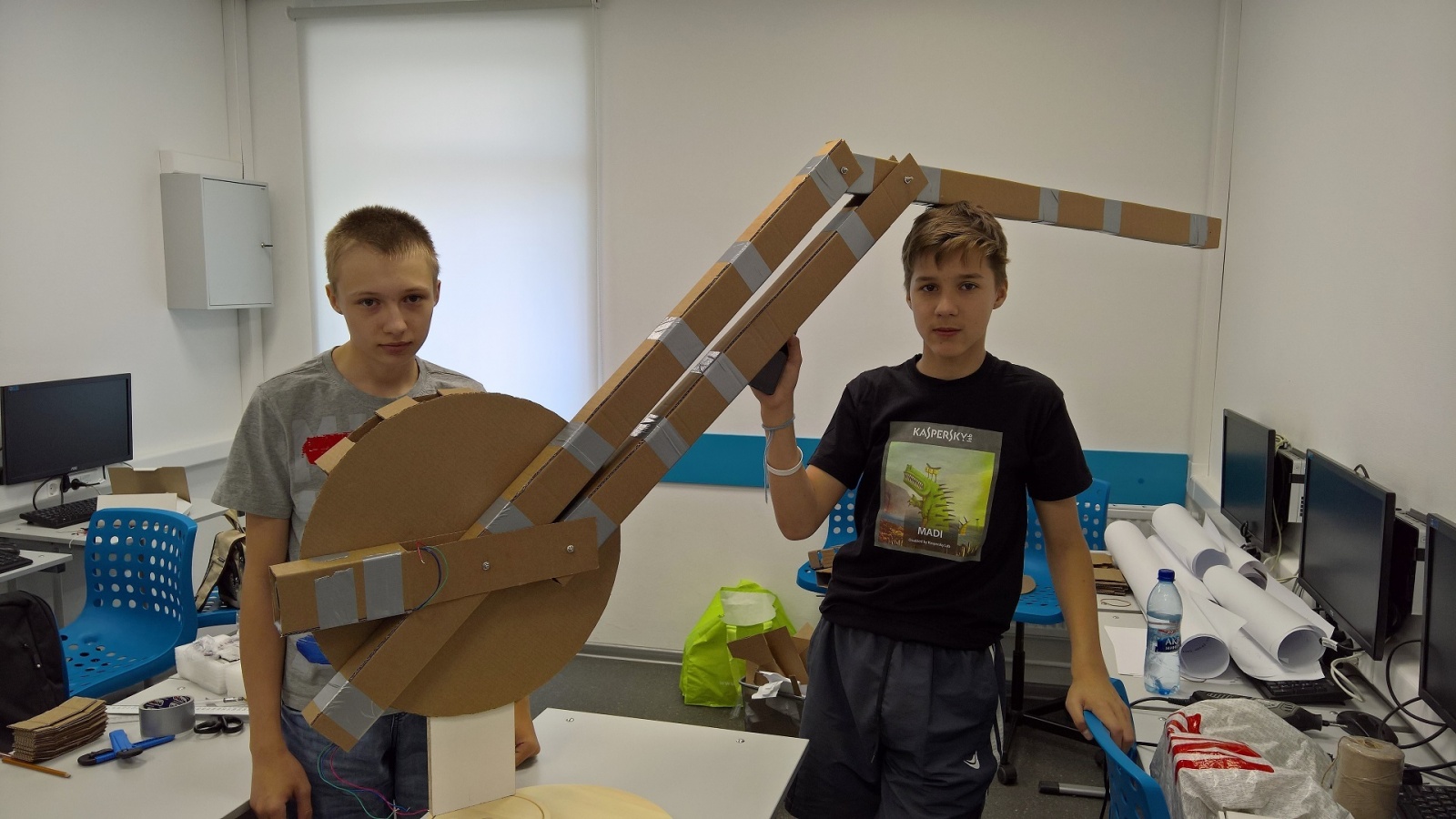 Огромные роботизированные манипуляторы или как мы участвовали в фестивале Moscow Mini Maker Faire - 2