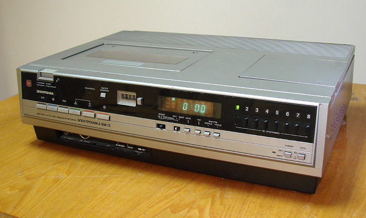 Япония выпустит последний видеомагнитофон VHS - 4