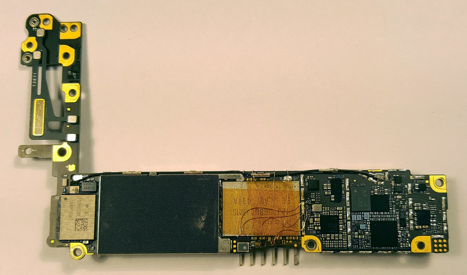 Эдвард Сноуден и хакер Банни разработали прибор для мониторинга сигналов GSM, GPS, WiFi, Bluetooth, NFC на шине телефона - 2