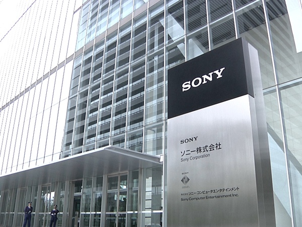 Землетрясение не смогло выбить Sony из седла