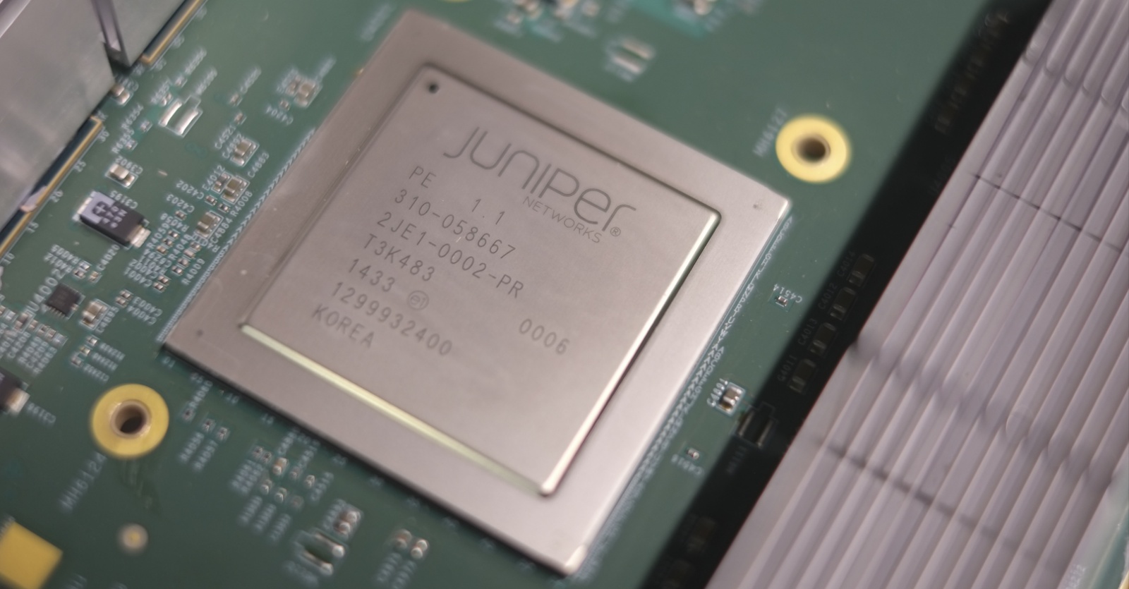 Juniper Hardware Architecture - 1