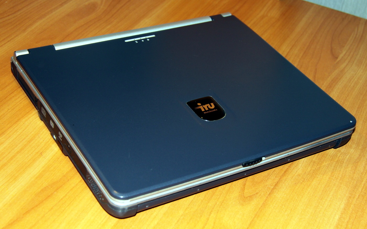 Обзор отечественного ноутбука iRU Brava-4215COMBO, выпущенного в 2004 году (Часть 1) - 1