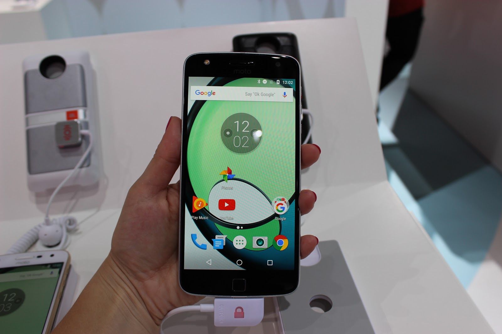 Moto Z Play — первый вгляд на модульный смартфон - 1