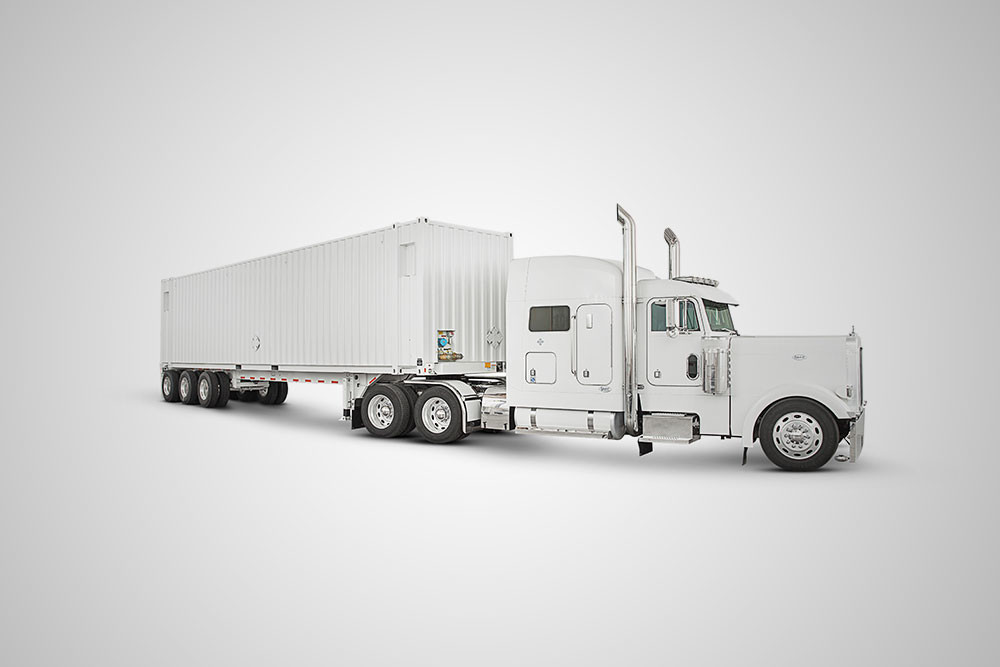AWS Snowmobile: перевоз петабайт данных в облако на … грузовиках от Amazon - 1