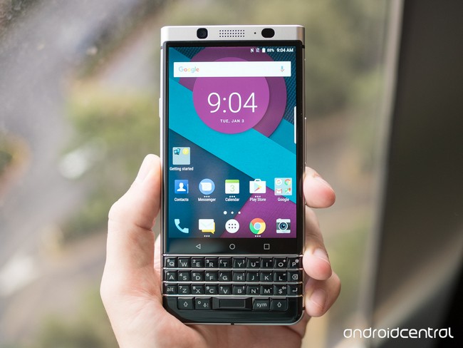 Смартфон BlackBerry Mercury представят только на MWC 2017, опубликованы новые фотографии - 1