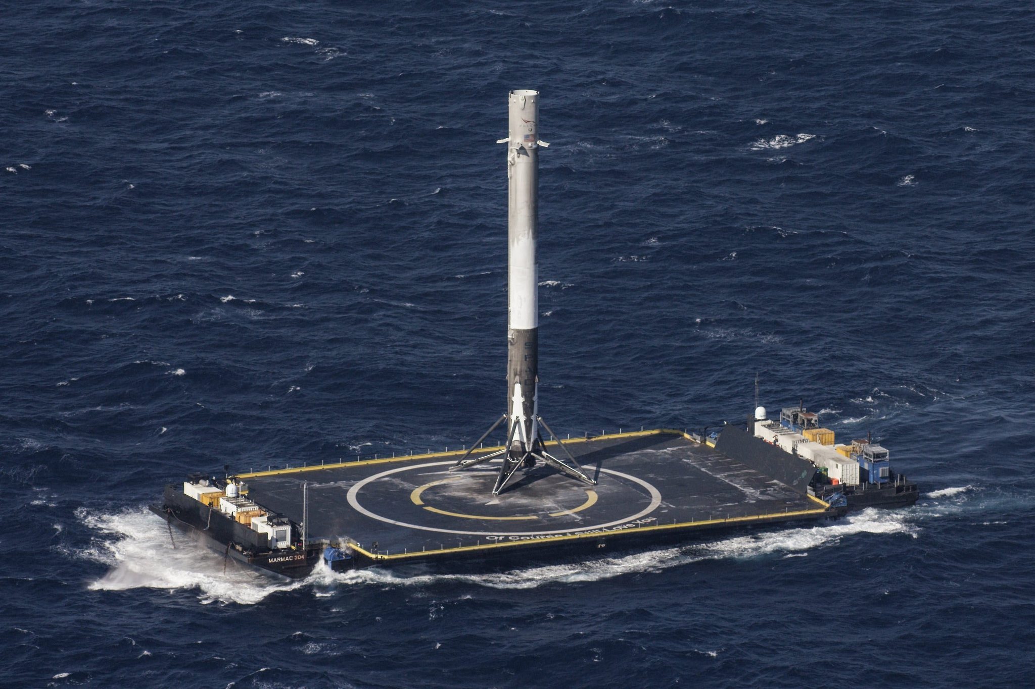 SpaceX рассказала, как и где планируется посадить отработанные ступени Falcon Heavy - 4