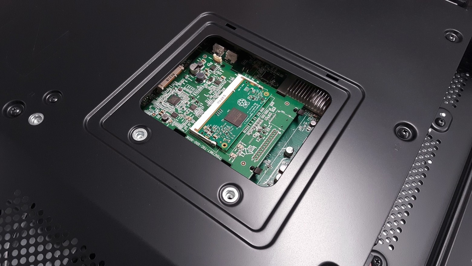 Вышел Raspberry Pi Compute Module 3 с вдесятеро большей производительностью - 4 Вышел Raspberry Pi Compute Module 3 с вдесятеро большей производительностью - 4