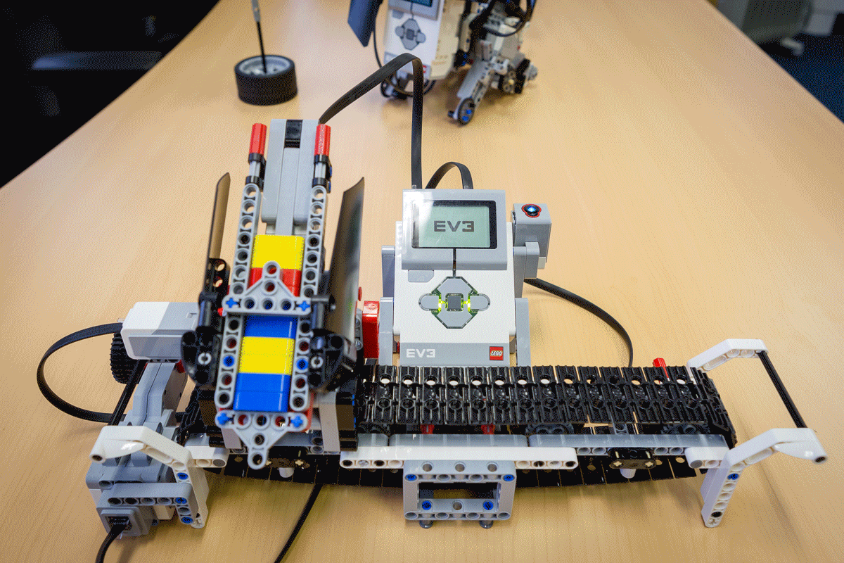 Маленький мир LEGO от робота с большим и умным сердцем - 19