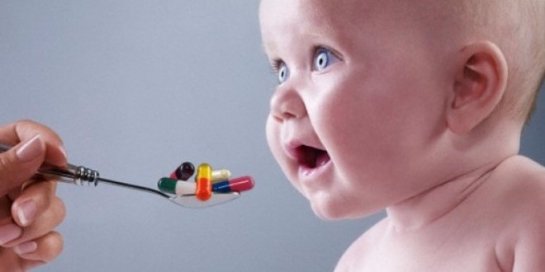 Ученые рассказали, чем антибиотики опасны для детского организма