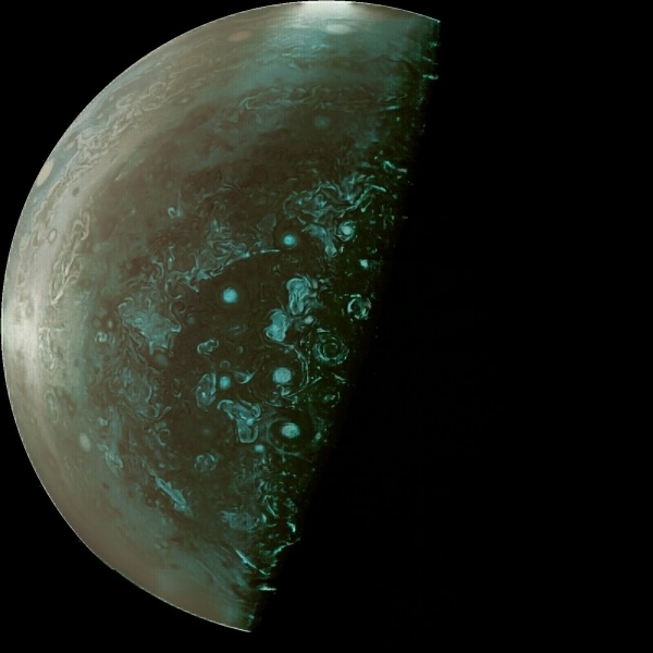 «Юнона» останется на промежуточной орбите Юпитера - 10
