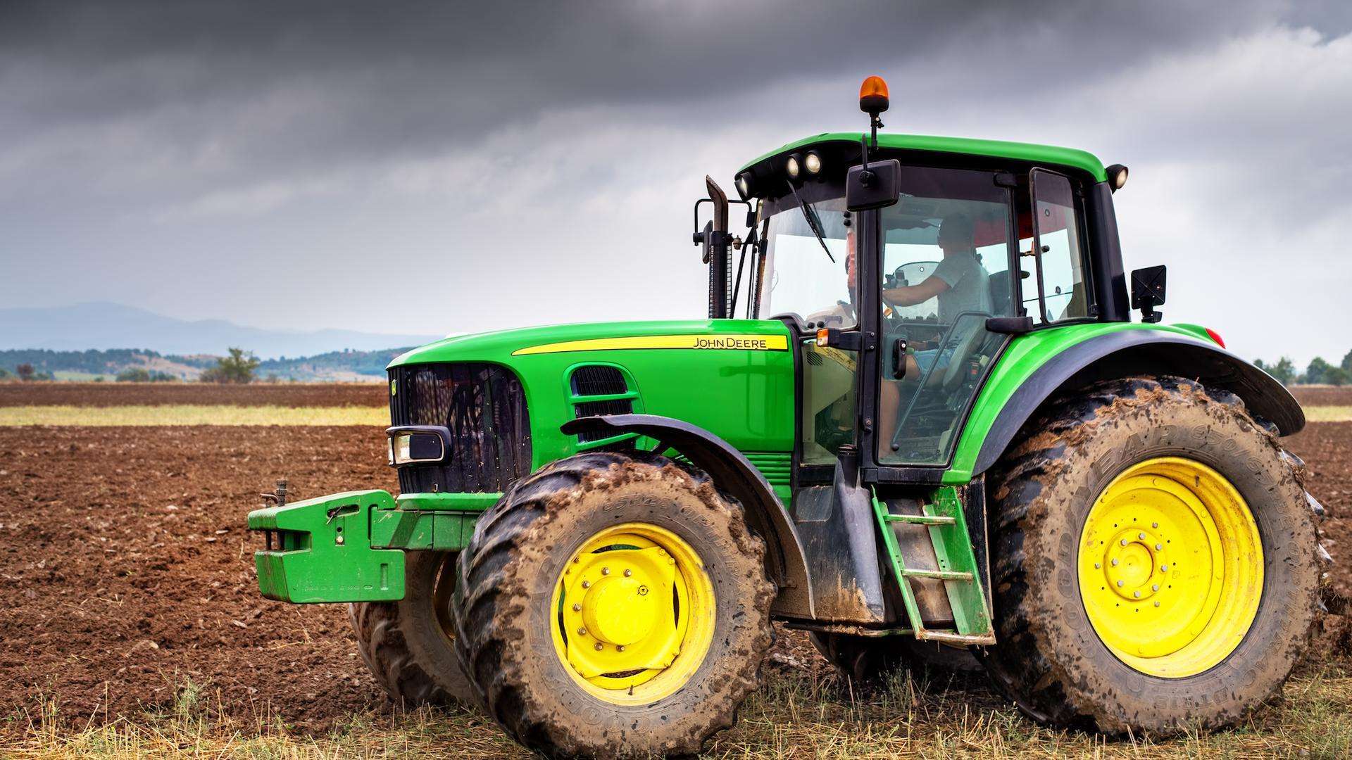 Американские фермеры взламывают и устанавливают украинскую прошивку на тракторы - 1