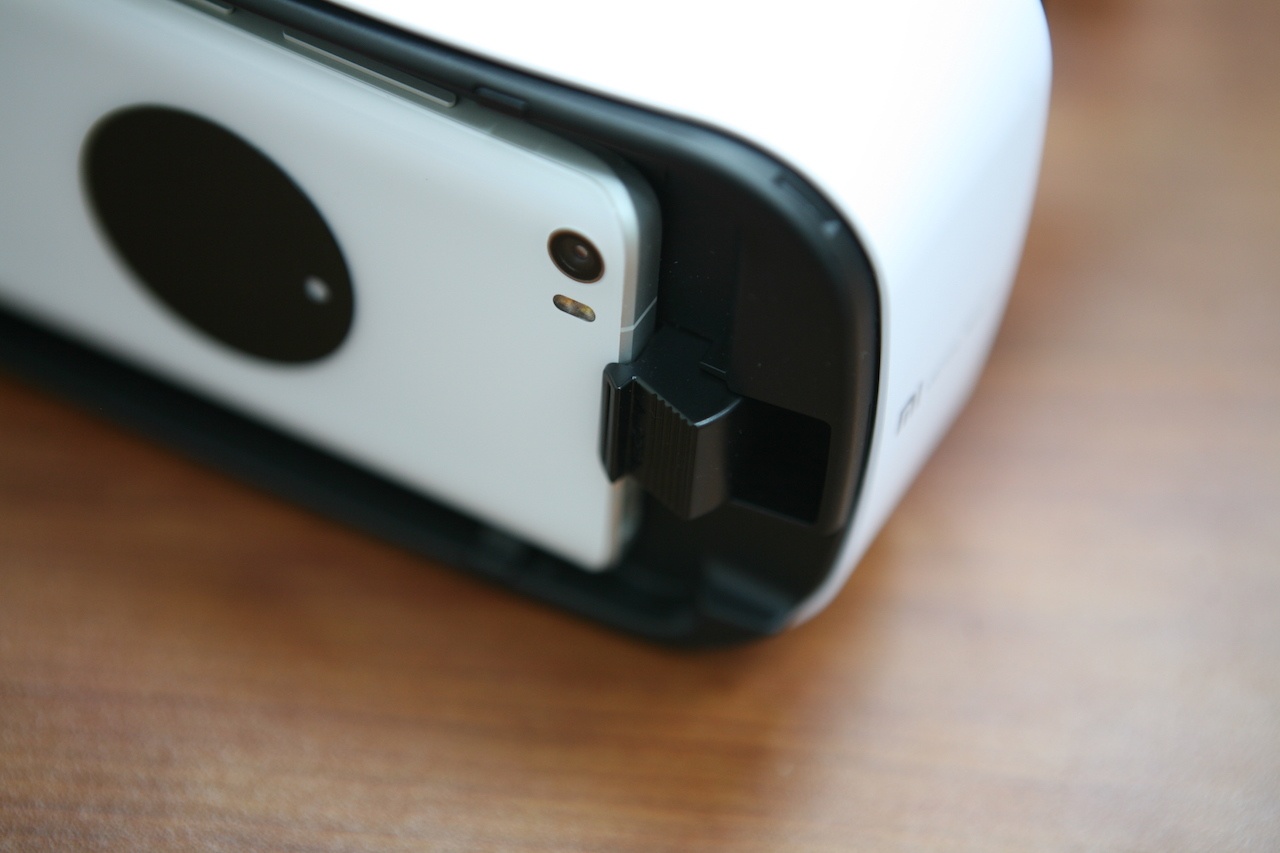 Гарнитура Xiaomi VR 2: Samsung Gear VR, но вдвое дешевле - 4