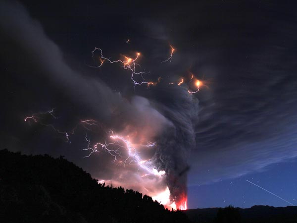 Удивительные вулканические молнии - 18
