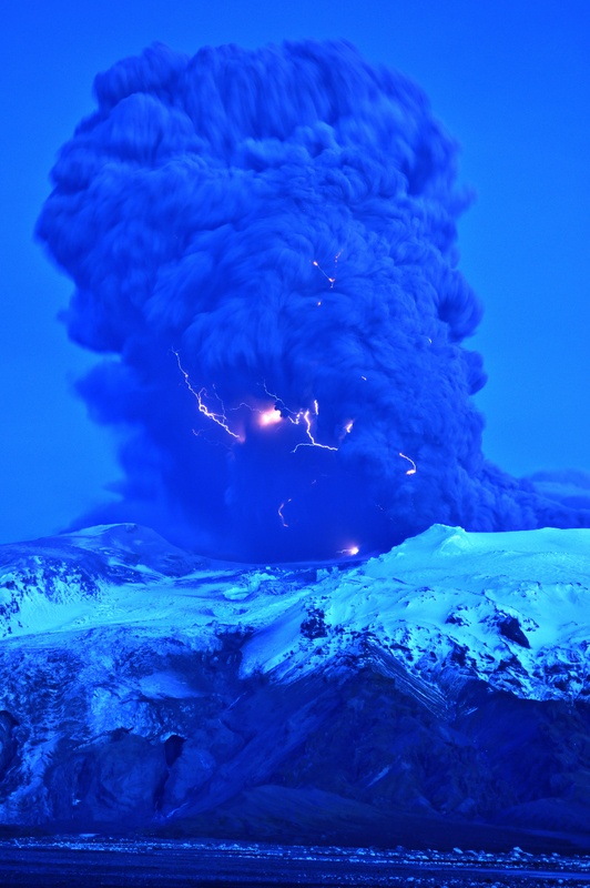 Удивительные вулканические молнии - 2