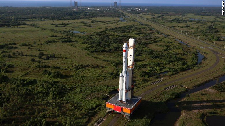 Китай запустил на орбиту свой первый космический грузовик - 1