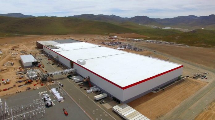 Tesla может построить ещё три Gigafactory