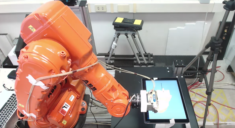 Исследователи научились атаковать промышленных роботов. Тысячи из них доступны из сети - 1