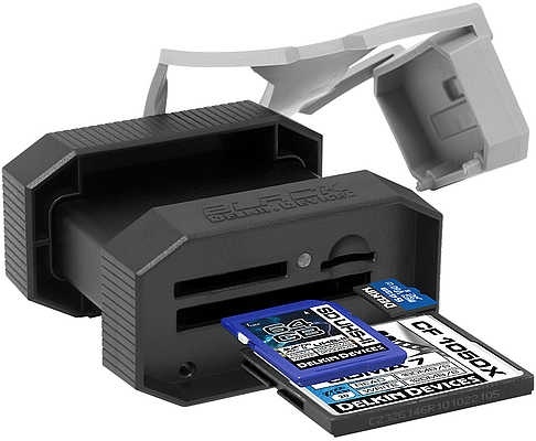 Устройство Delkin Black поддерживает карты памяти microSD, CF и SD