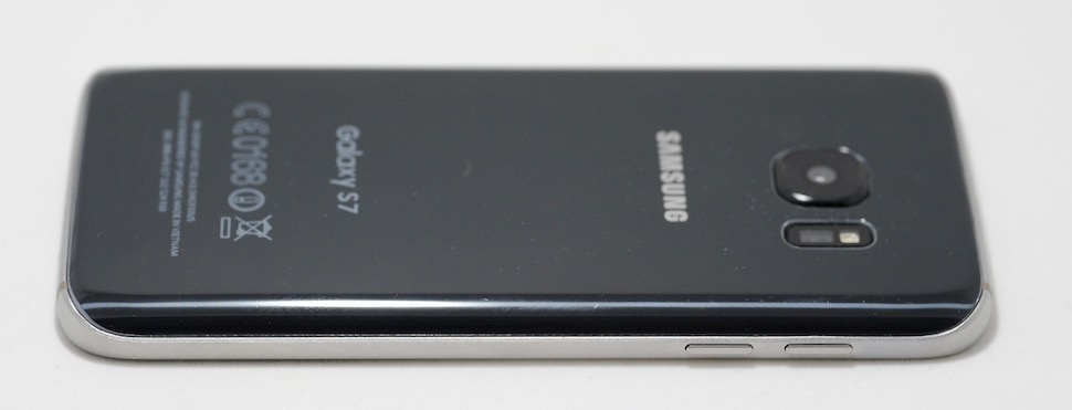 «Дайте два!» Обзор реплик Apple iPhone 7 и Samsung Galaxy S7 - 14