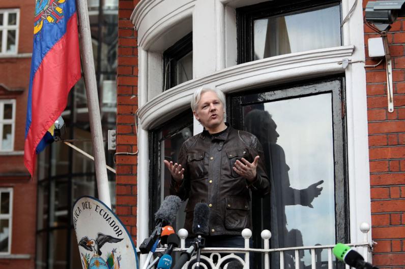 Швеция отказалась от преследования Джулиана Ассанжа: ловушка для основателя WikiLeaks - 1