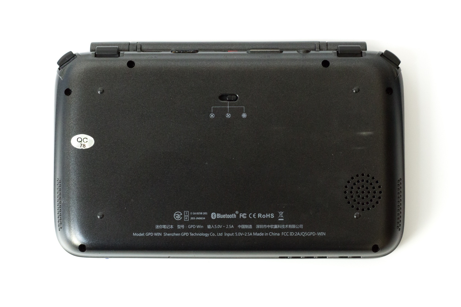 GPD Win — исследуем миниатюрный ноутбук с диагональю 5.5", предназначенный для игр и эмуляторов - 9