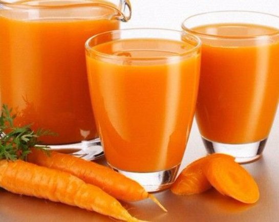 Для профилактики рака следует пить морковный сок