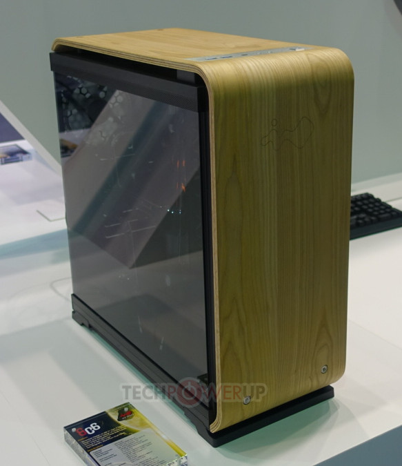 Корпус In Win 806 рассчитан на платы ATX, Gaming Cube A1 — на платы mini-ITX