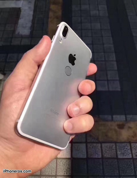 Новые снимки iPhone 8 показывают аппарат с дактилоскопом на тыльной стороне