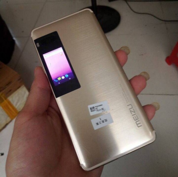 Второй дисплей смартфона Meizu Pro 7 будет цветным