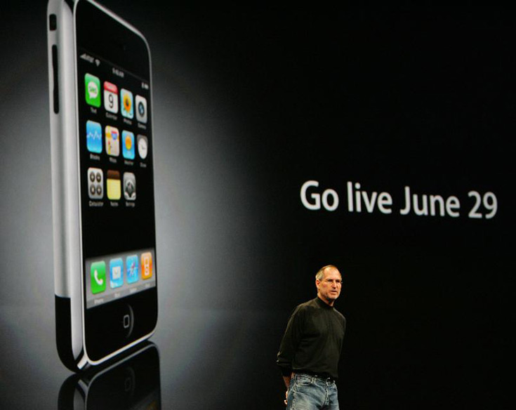 Первая модель Apple iPhone продавалась не слишком хорошо