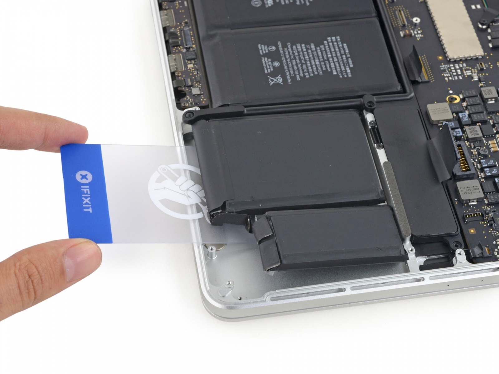 Найден растворитель для клея, которым приклеиваются батареи MacBook Pro - 4