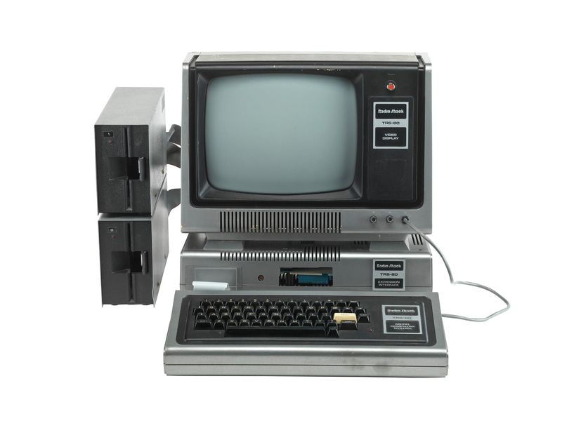 История железа: 40 лет назад в продажу поступил персональный компьютер TRS-80 - 1