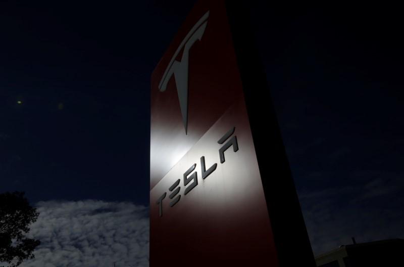 Tesla протестирует в полевых условиях свой автономный электрогрузовик - 2