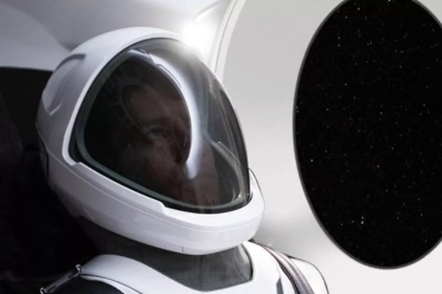 Илон Маск показал первую официальную фотографию космического костюма SpaceX