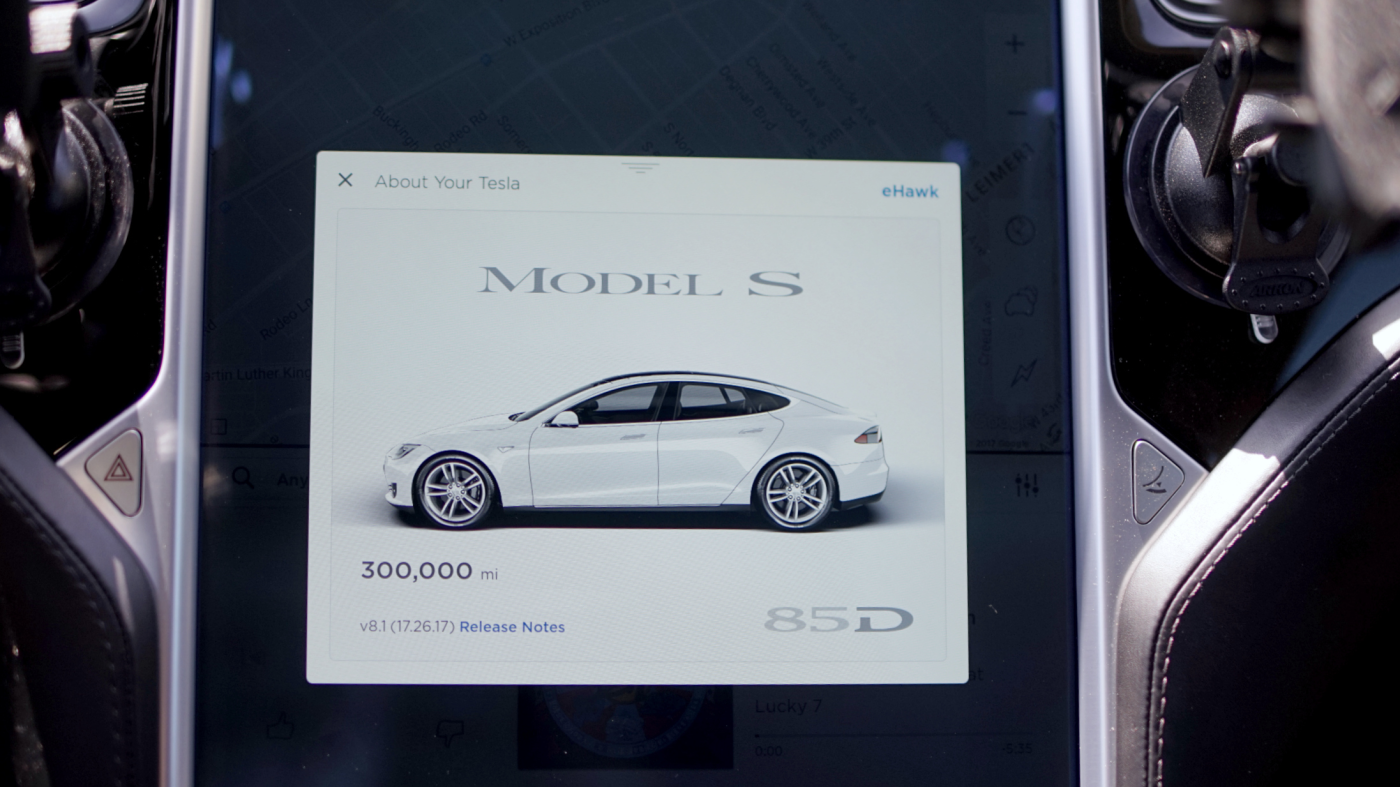 300,000 миль на Tesla Model S - 1