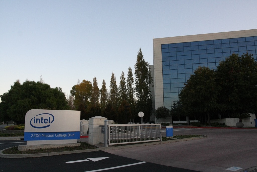 AMD готовится потеснить Intel на рынке серверных решений - 2