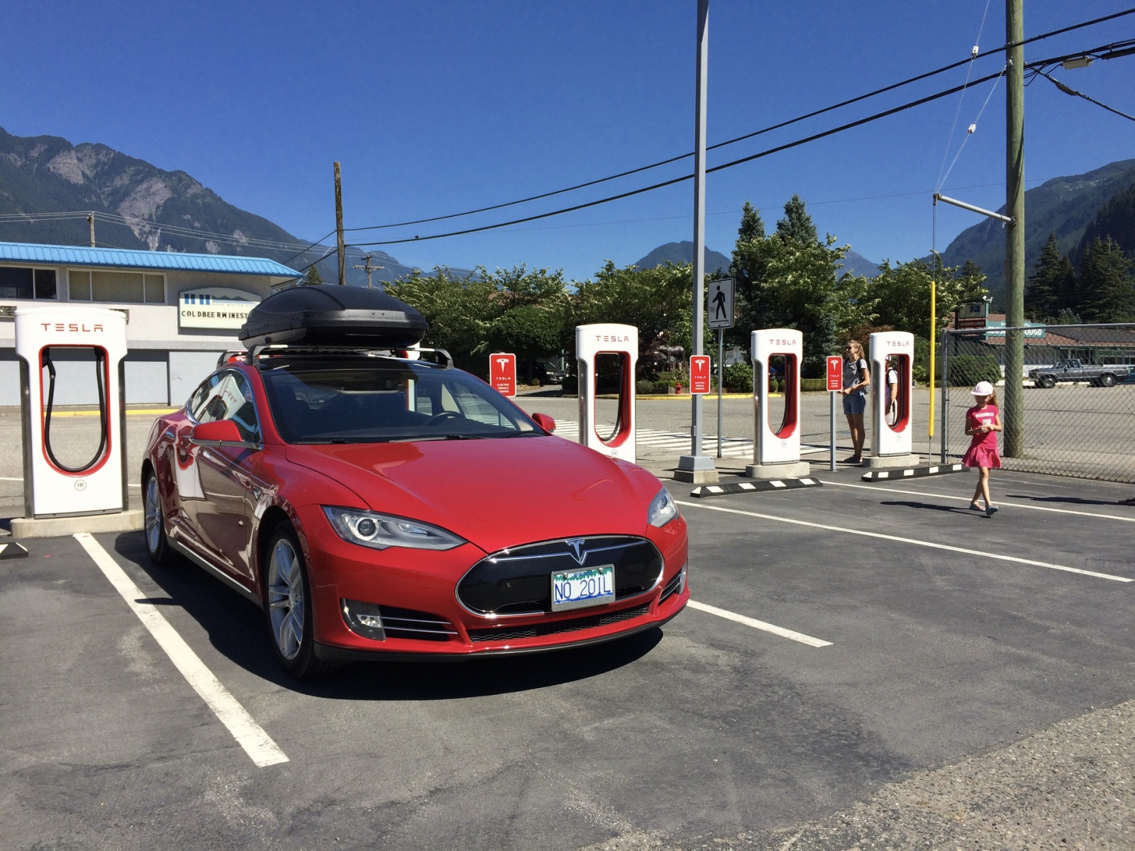 Новый тип зарядных станций от Tesla - 2