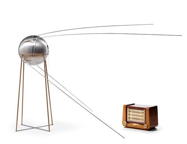 В Нью-Йорке выставят на торги тестовый макет «Спутника-1» с радиомодулем внутри - 1