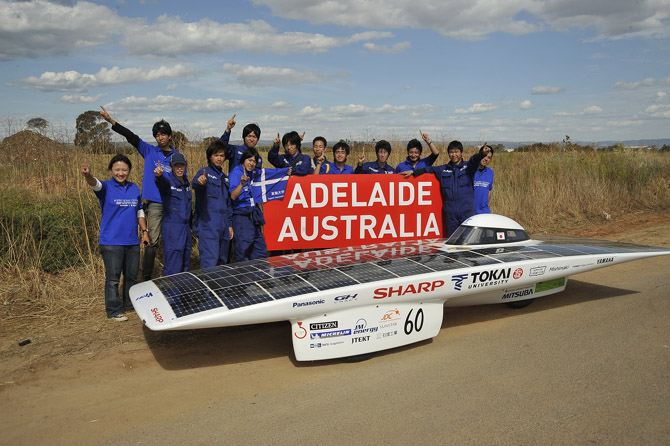В Австралии началась гонка машин на солнечной тяге - 5