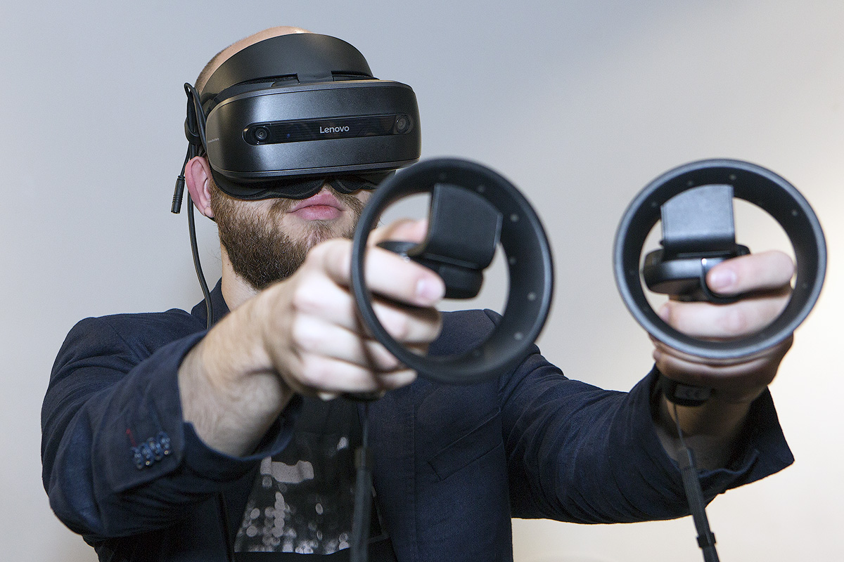 Lenovo Explorer и Microsoft Mixed Reality: виртуальная реальность для всех - 2