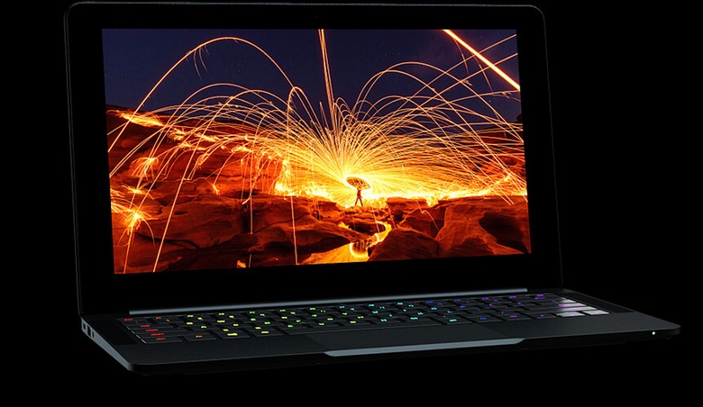 Док-станция Razer Core v2 мало отличается от первой версии