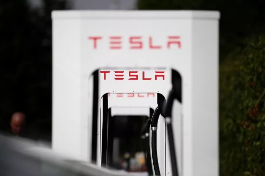 Бывшие рабочие завода Tesla заявляют о расовом преследовании