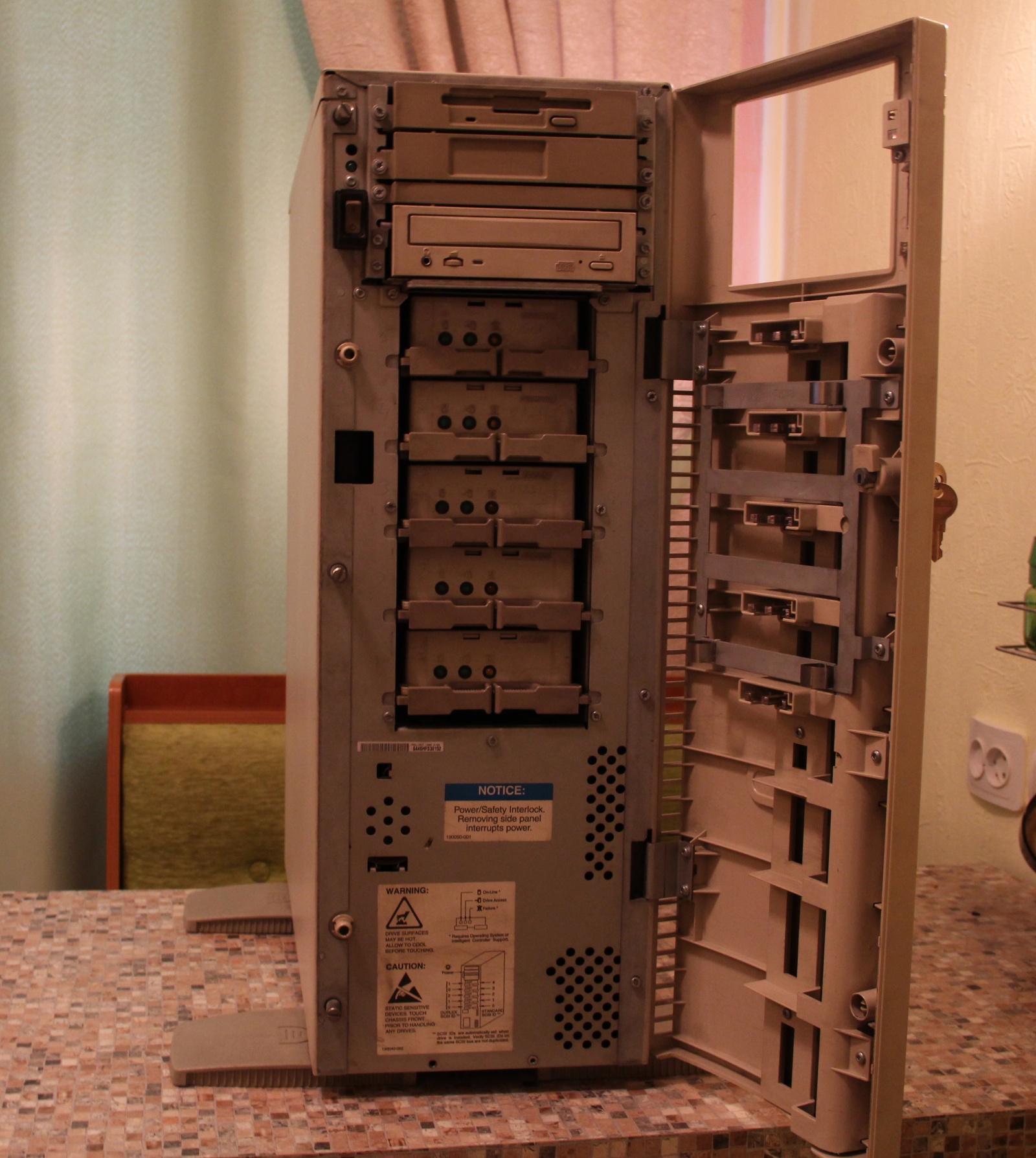 Серверная машина из середины 90х - 2