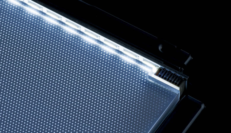 Технология mini-LED может найти применение в самостоятельных дисплеях и в системах подсветки жидкокристаллических дисплеев